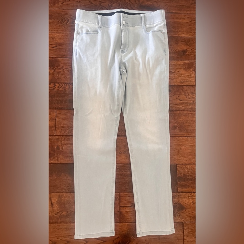 Nine West slid straight jeans, light wash sz 14